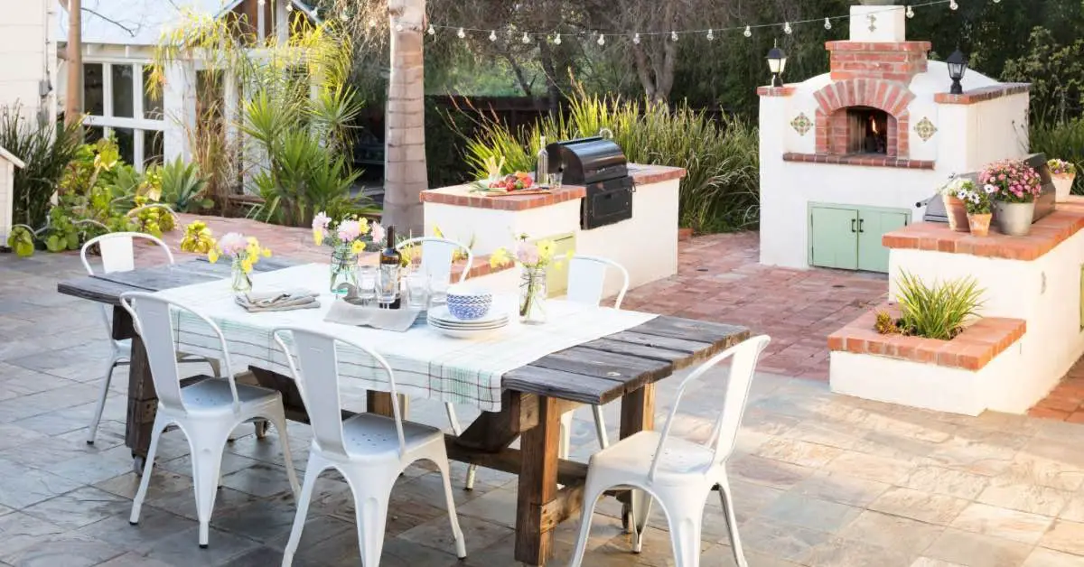 Outdoor Kitchen DIY on a Budget: 25+ Ideas You Need To Recreate 1 Outdoor Kitchen DIY on a Budget